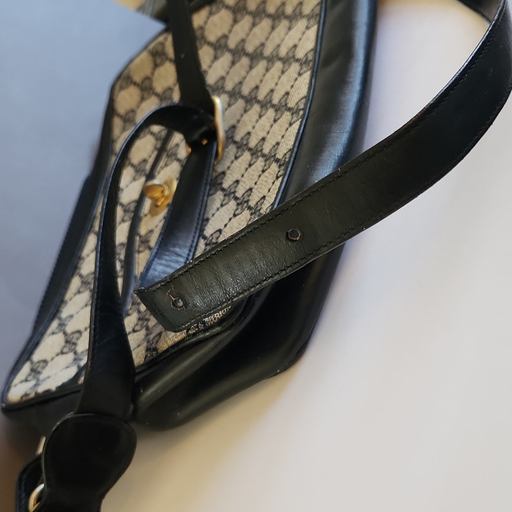 Vintage Gucci Monogram Black and Cream Shoulder/Crossbody Bag- Horsebit Details - Picture 15 of 16